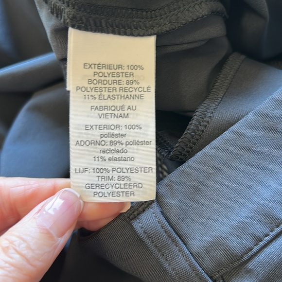 VUORI Meta Short 8 inch Mens Charcoal Grey Chino Pockets Stretch Sz 31 - Picture 8 of 10